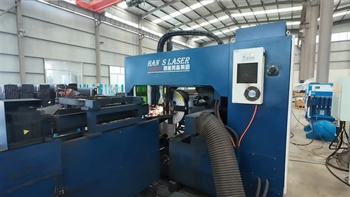 Kompresor Udara Sekrup 15kW Dipasangkan Dengan Pemotong Pipa Laser 3000W Untu...